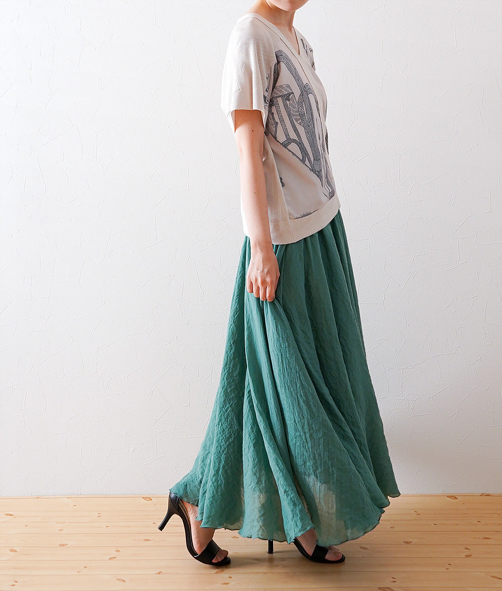 Circular silhouette long skirt
