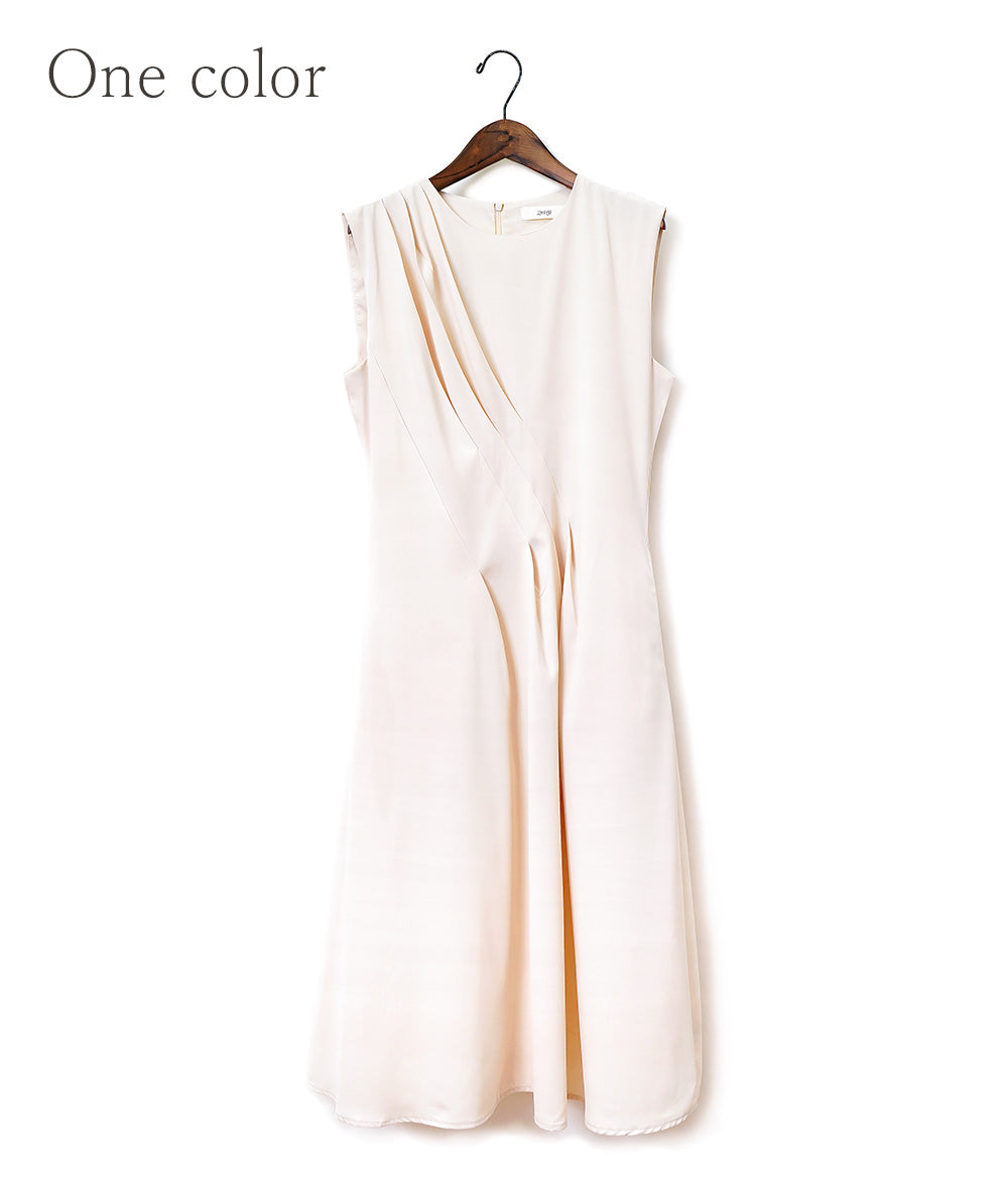 Flowing tuck line dress