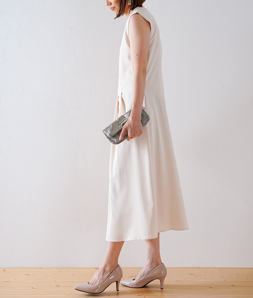 Flowing tuck line dress