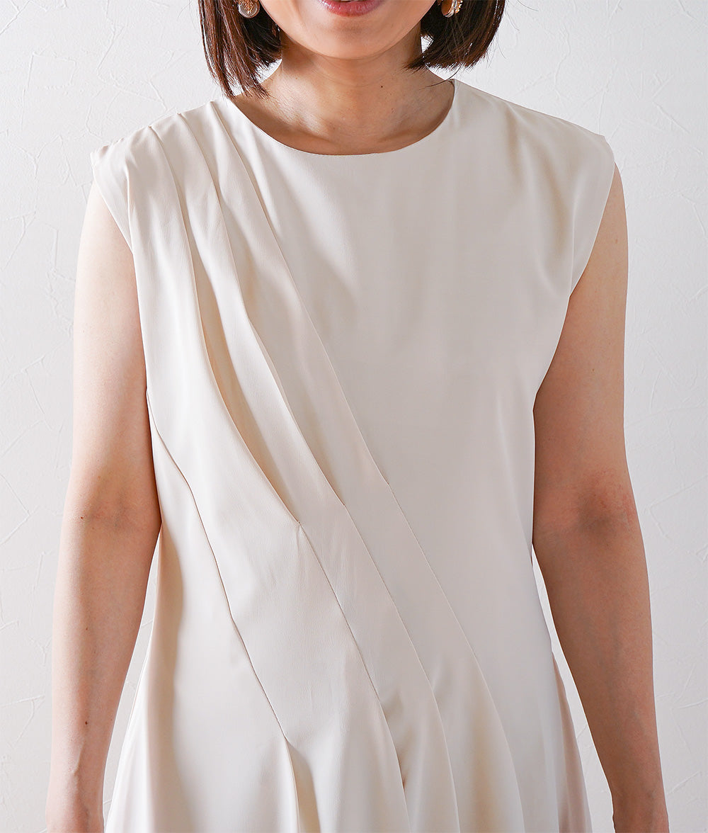 Flowing tuck line dress