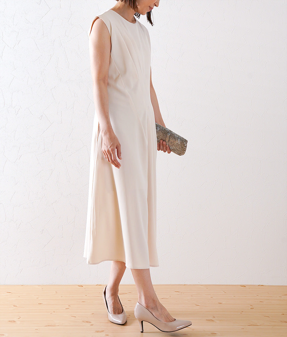 Flowing tuck line dress