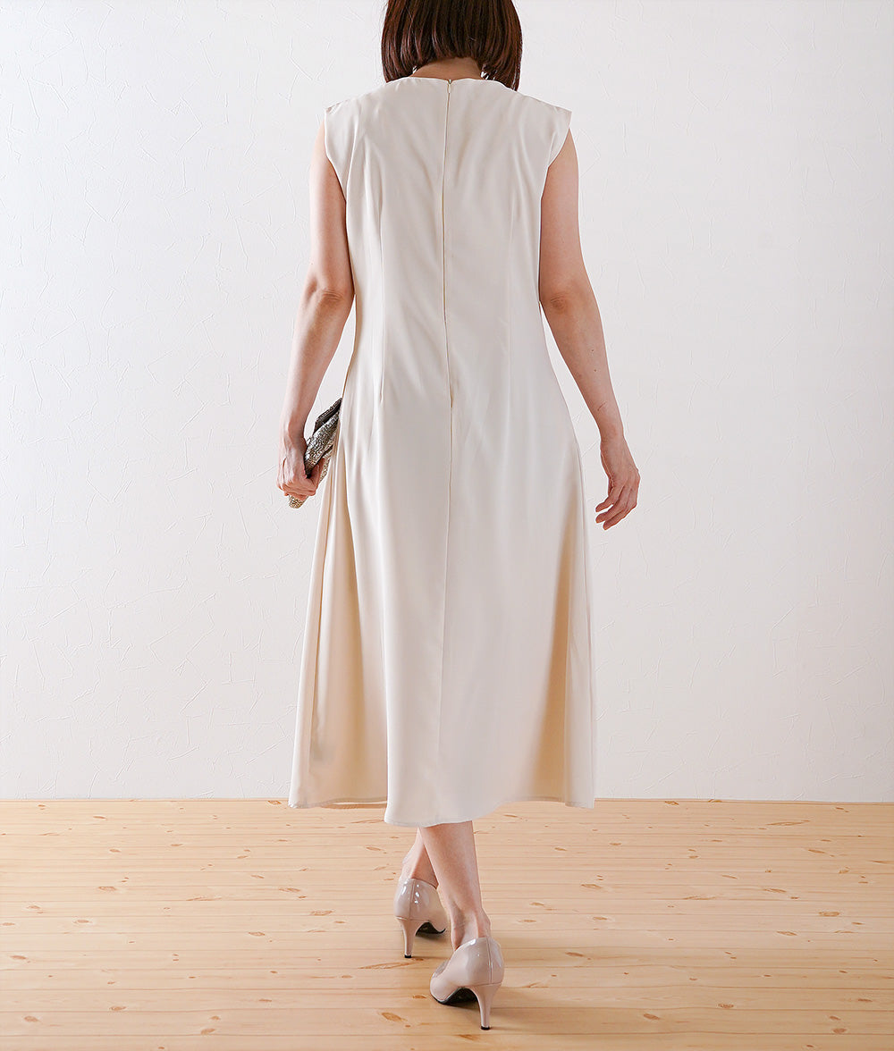 Flowing tuck line dress
