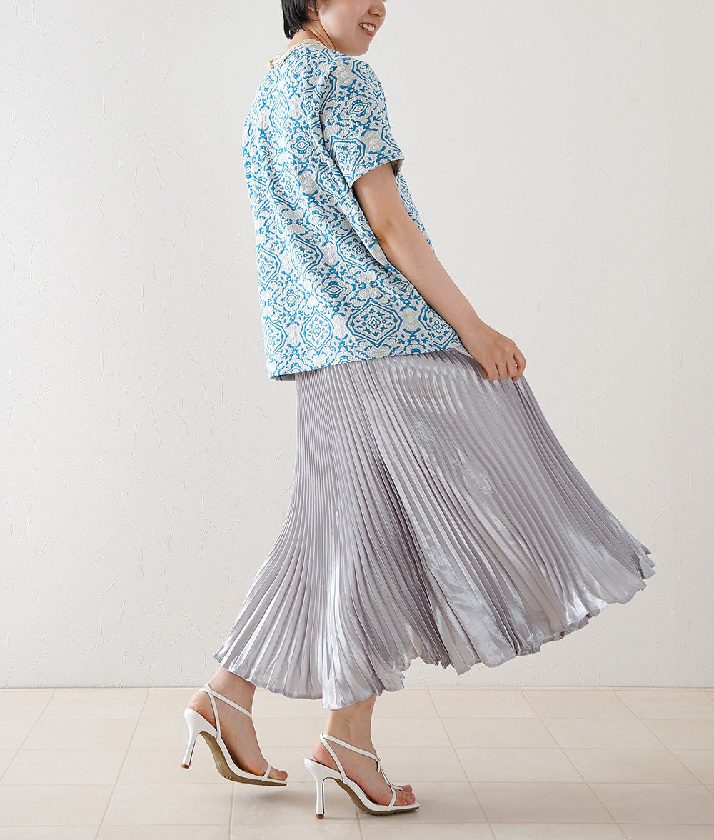 White and blue arabesque cut and sewn
