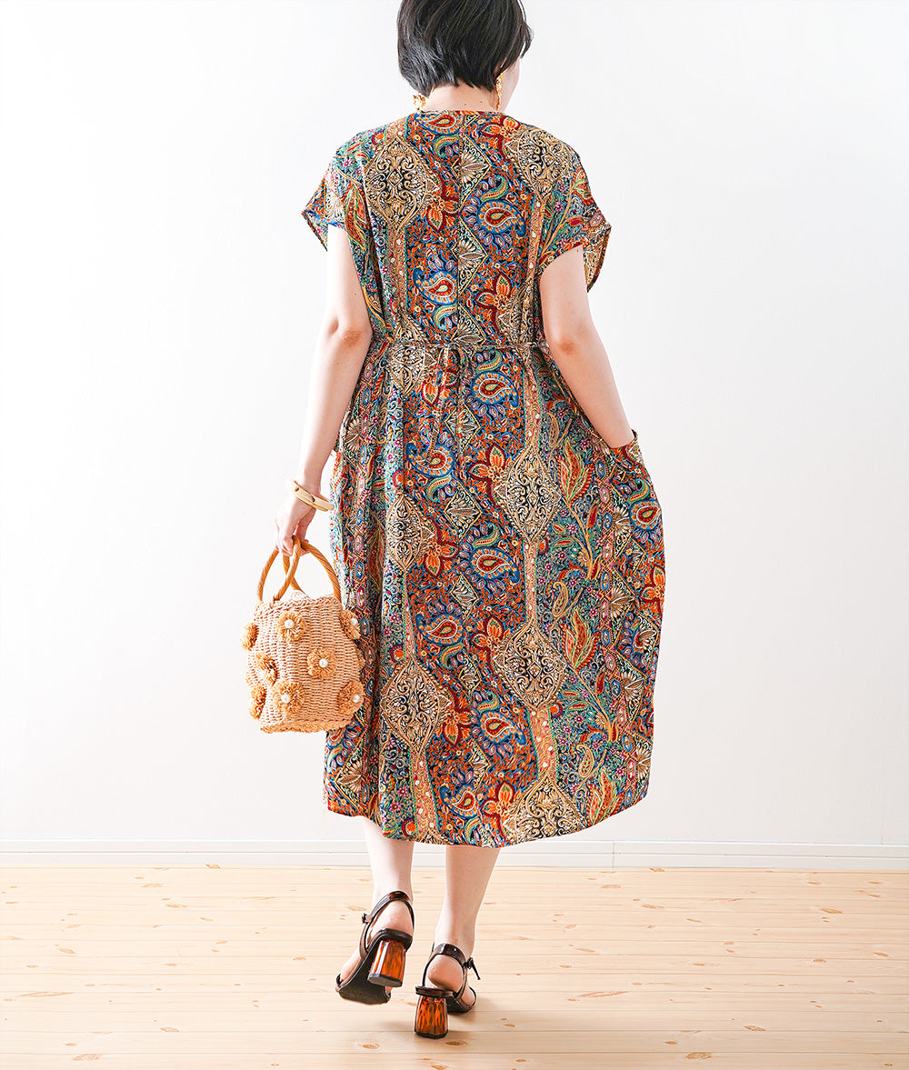 Twisted dress with exotic print