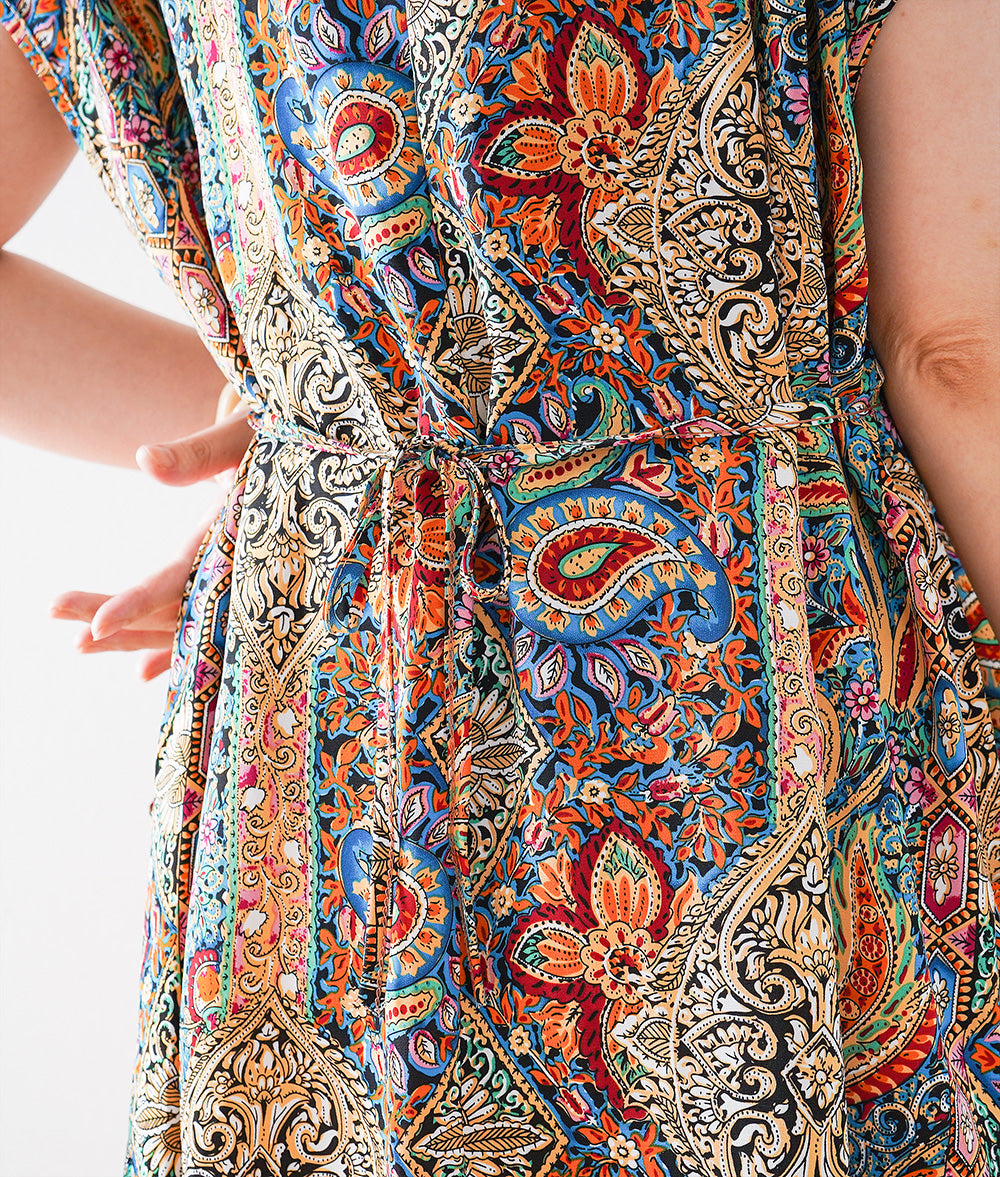 Twisted dress with exotic print