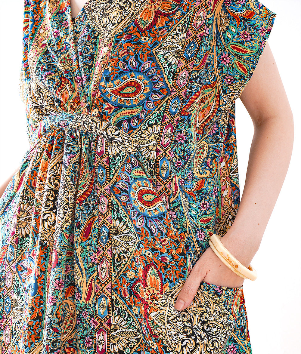 Twisted dress with exotic print