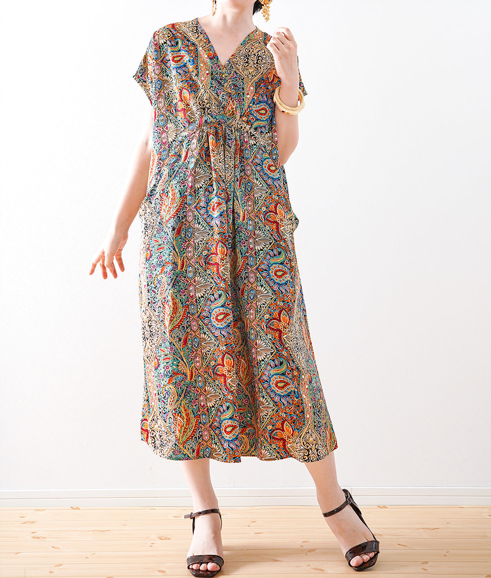 Twisted dress with exotic print