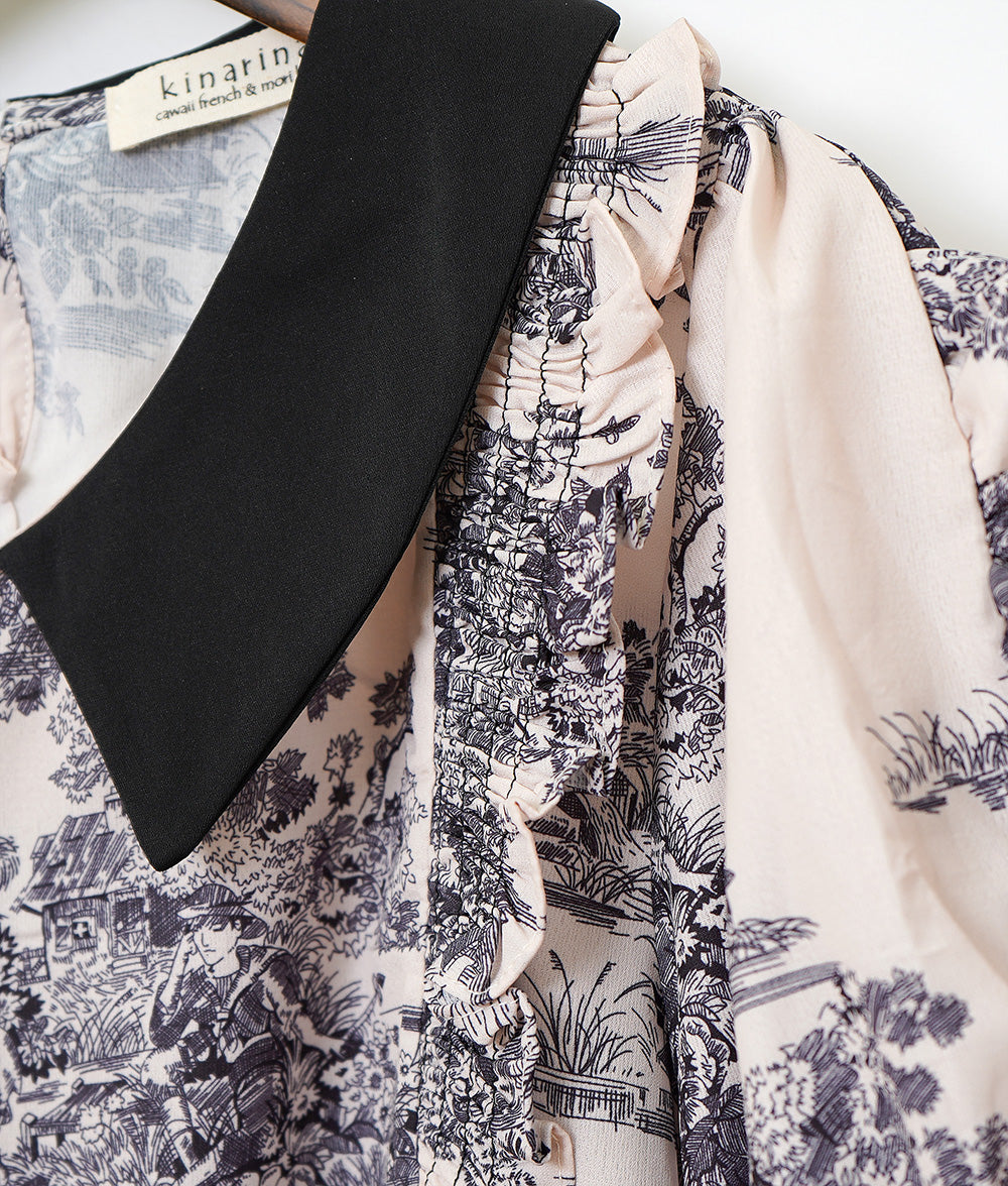 Landscape pattern blouse with plenty of frills