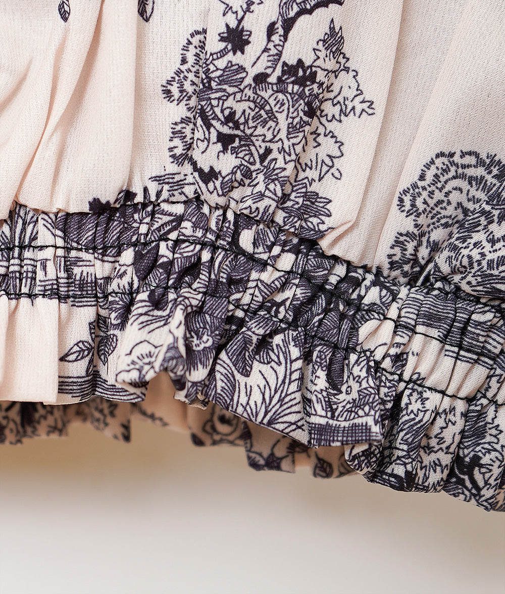 Landscape pattern blouse with plenty of frills