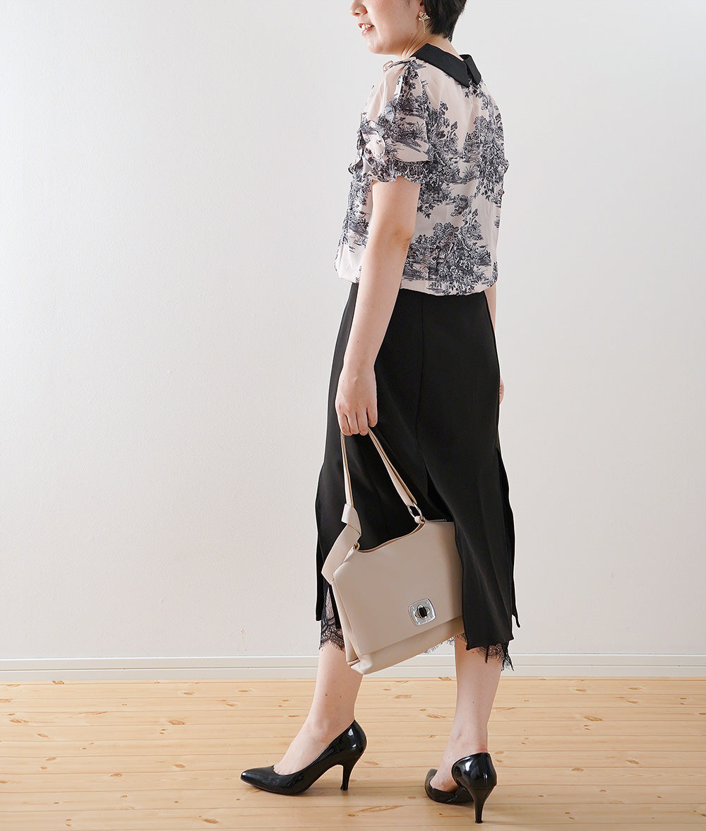 Landscape pattern blouse with plenty of frills
