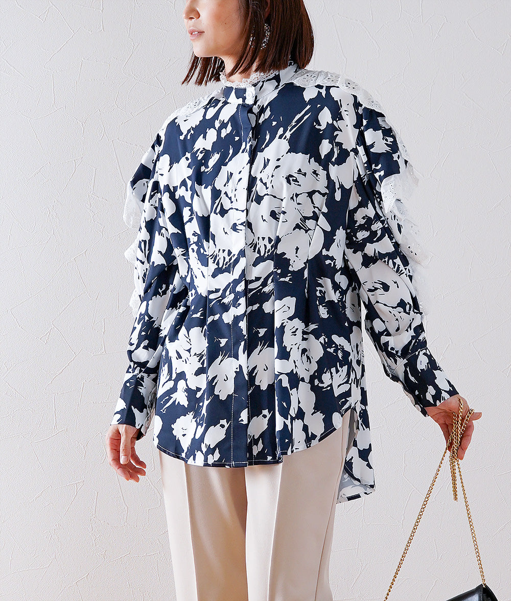 Floral blouse with lace and power shoulders