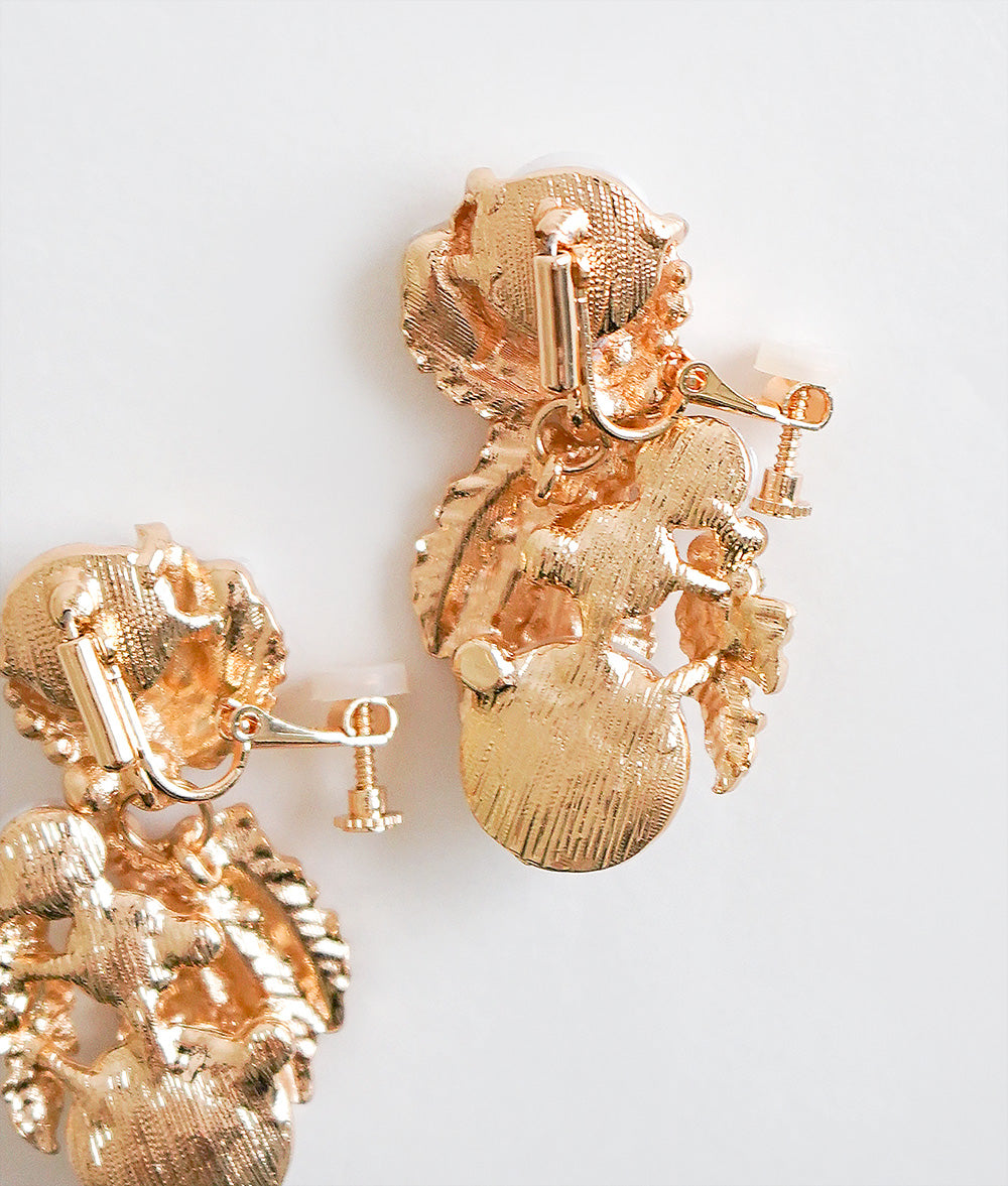 Gorgeous pearl and leaf earrings