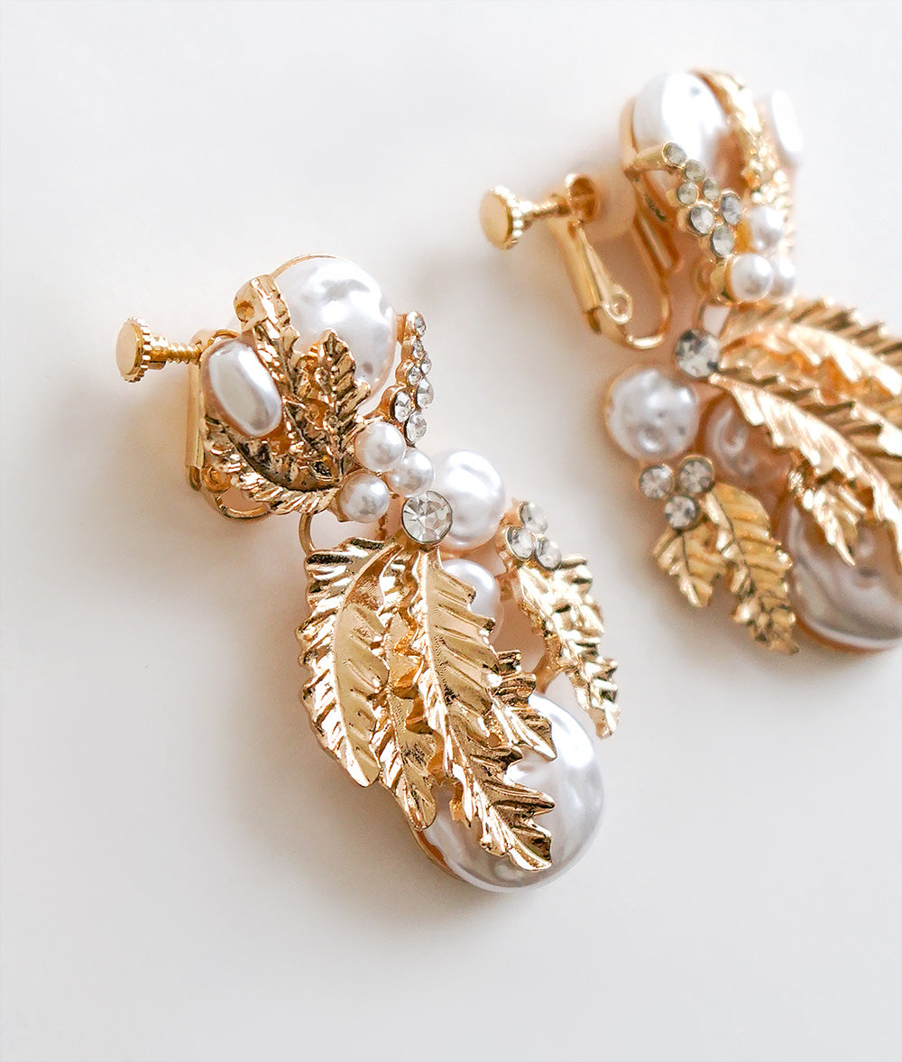 Gorgeous pearl and leaf earrings