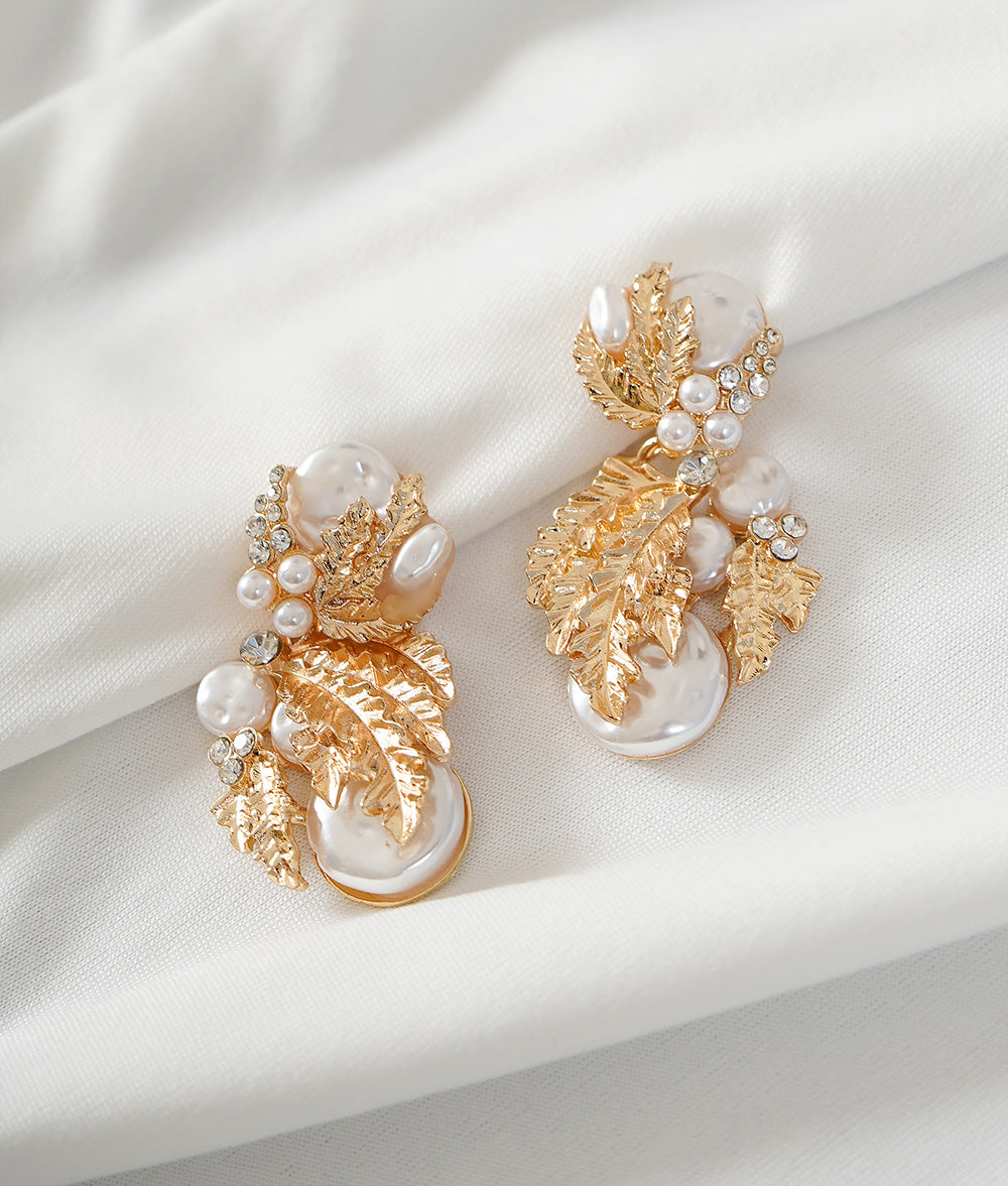 Gorgeous pearl and leaf earrings