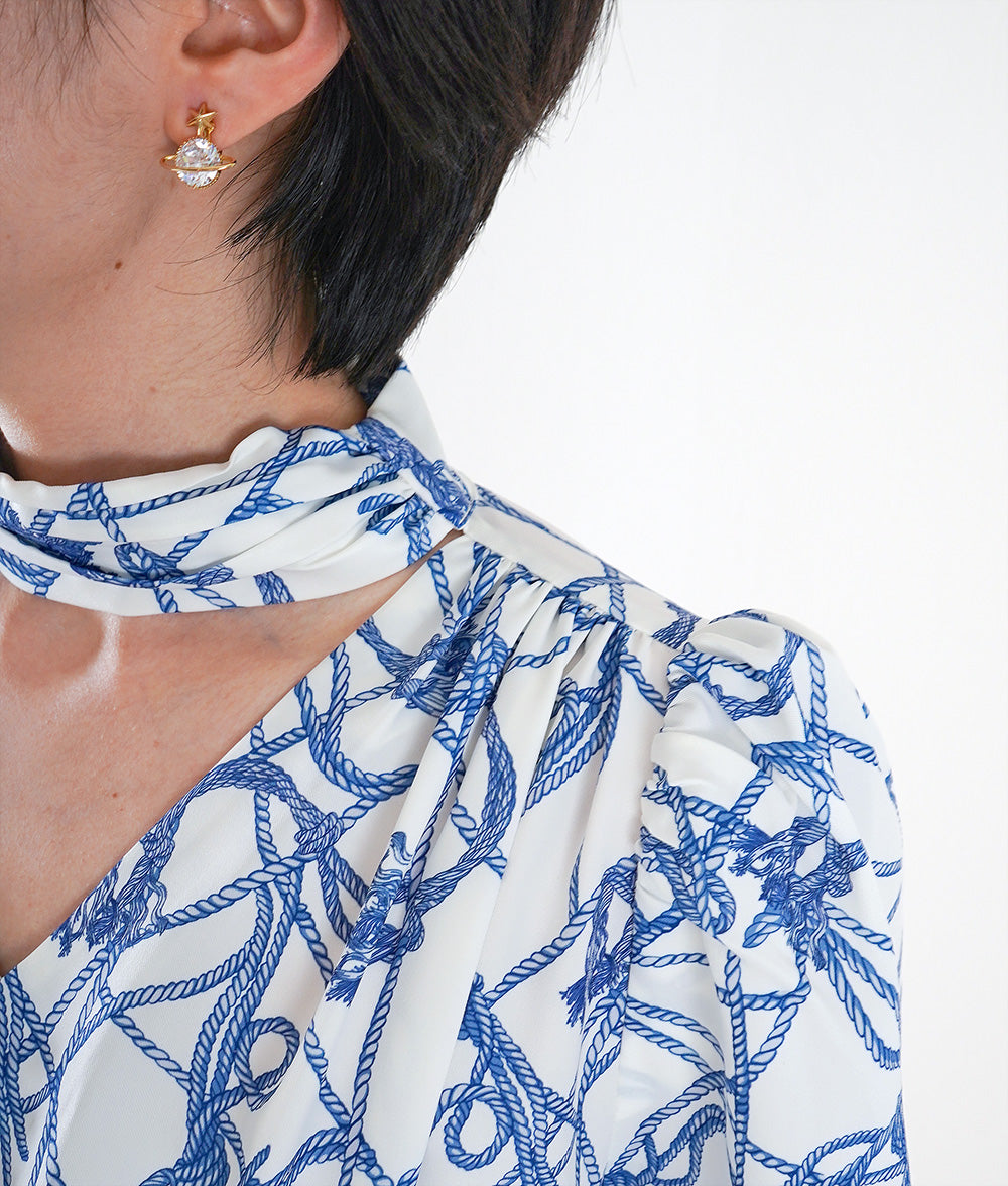 Rope-patterned puffy-sleeve blouse