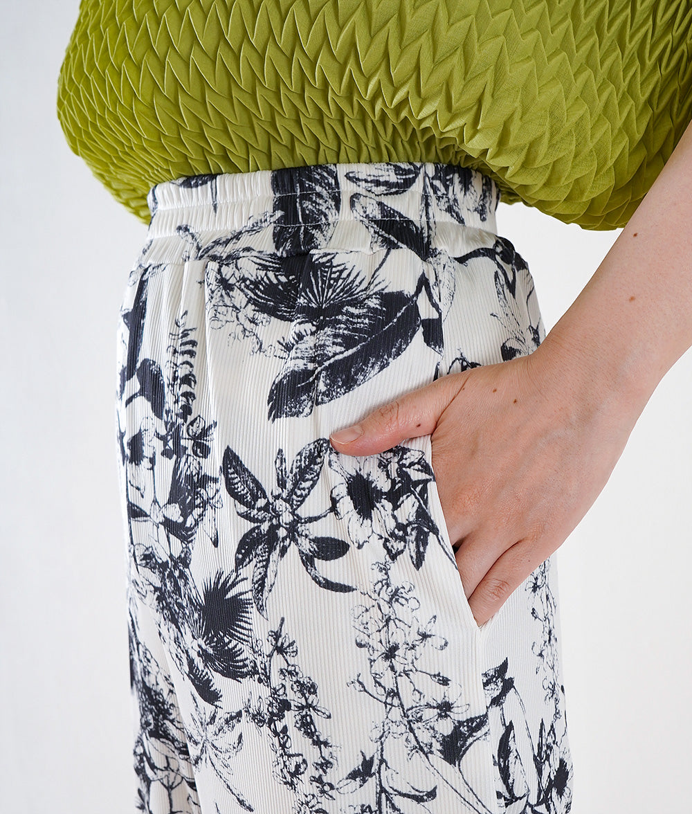 Monochrome botanical pants