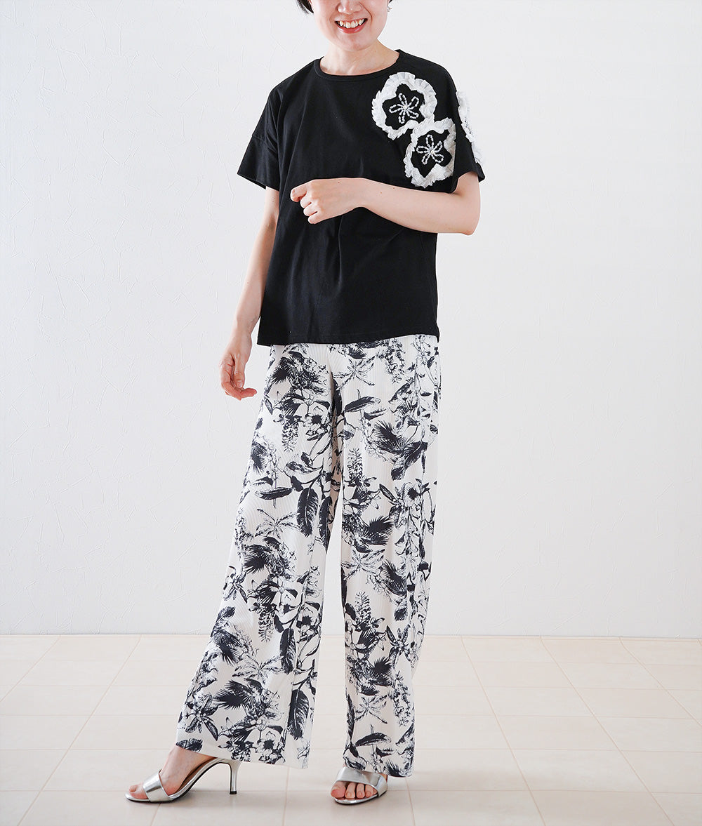 Monochrome botanical pants