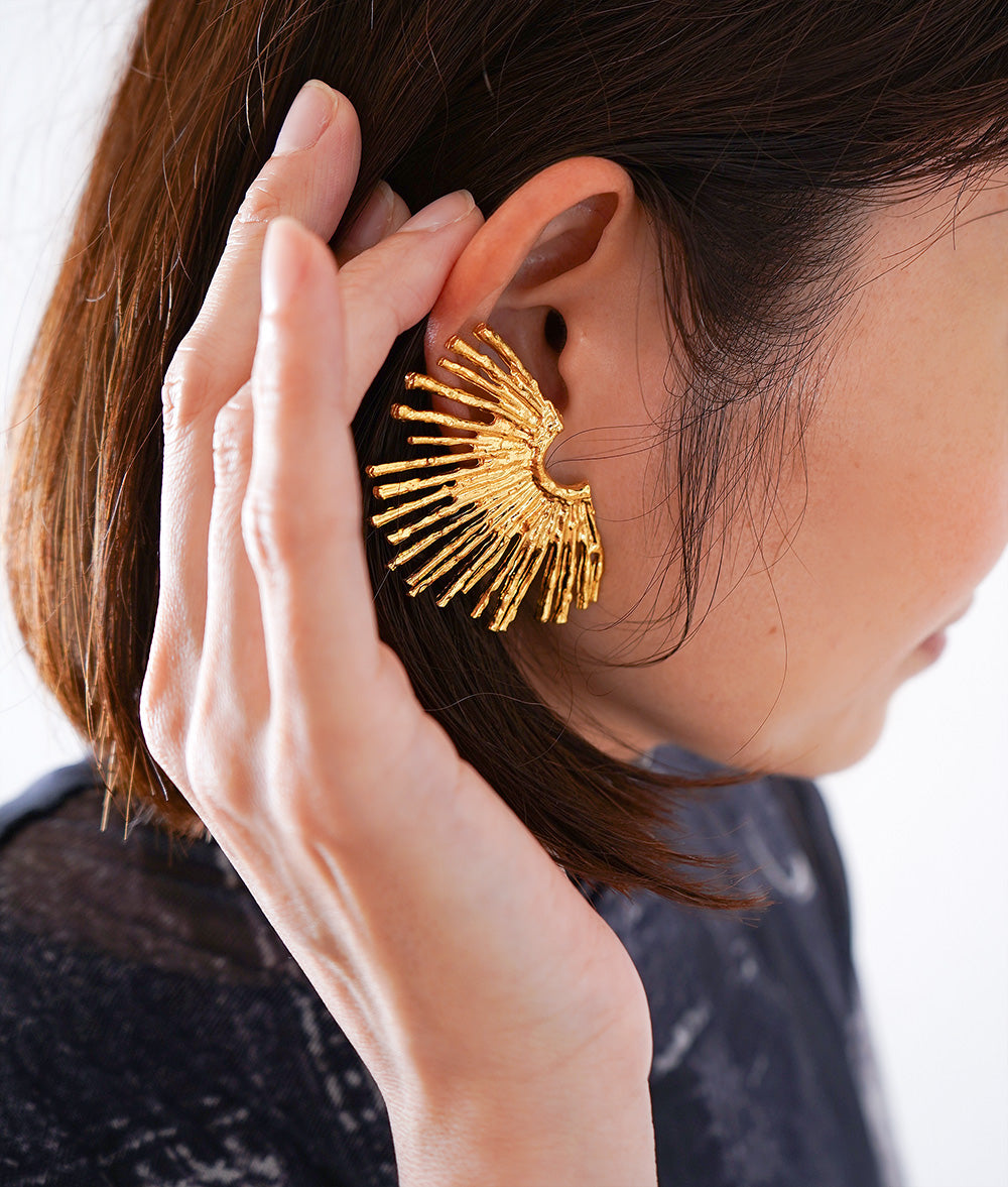 Gorgeous Fan Gold Earrings