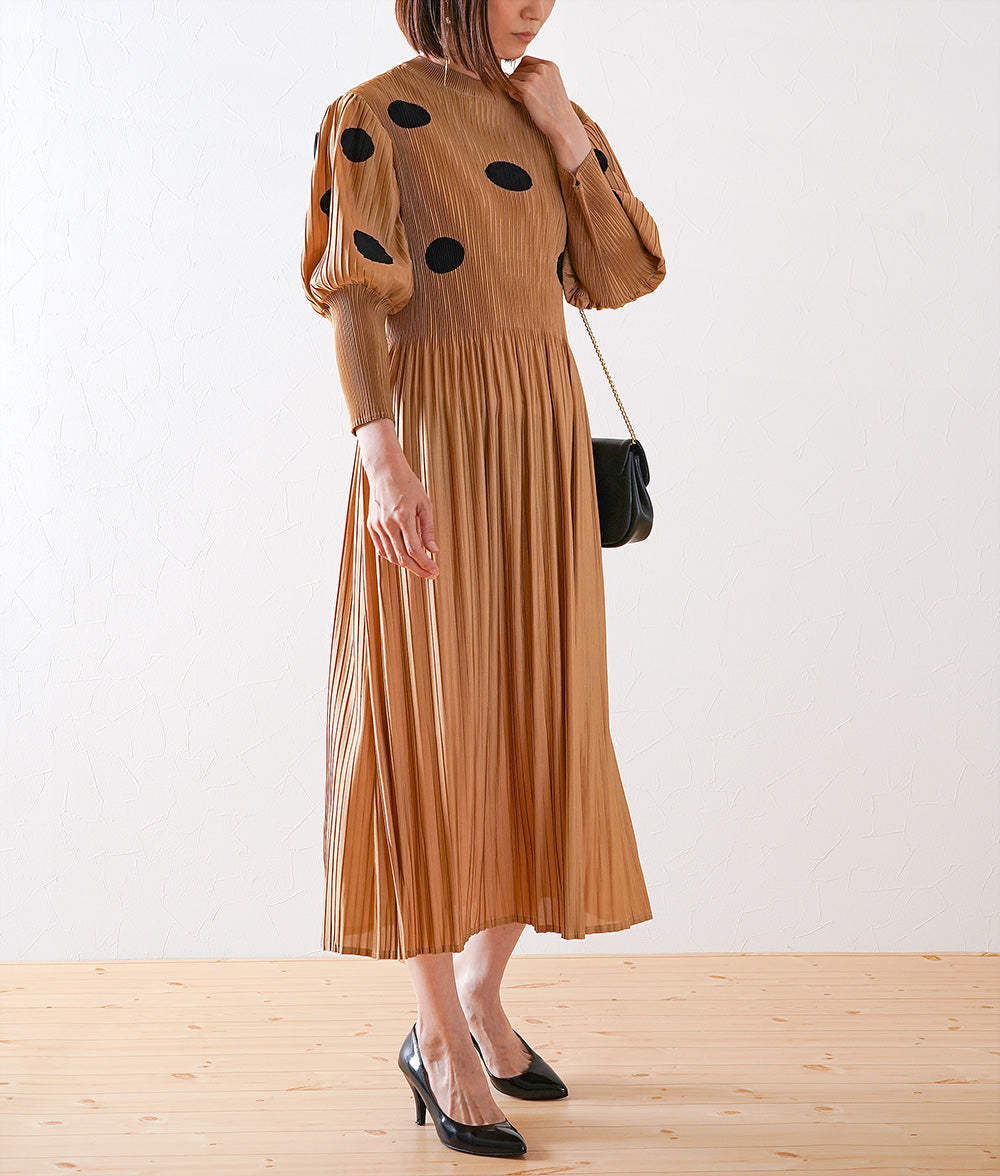 Pleated puff sleeve dress with polka dots