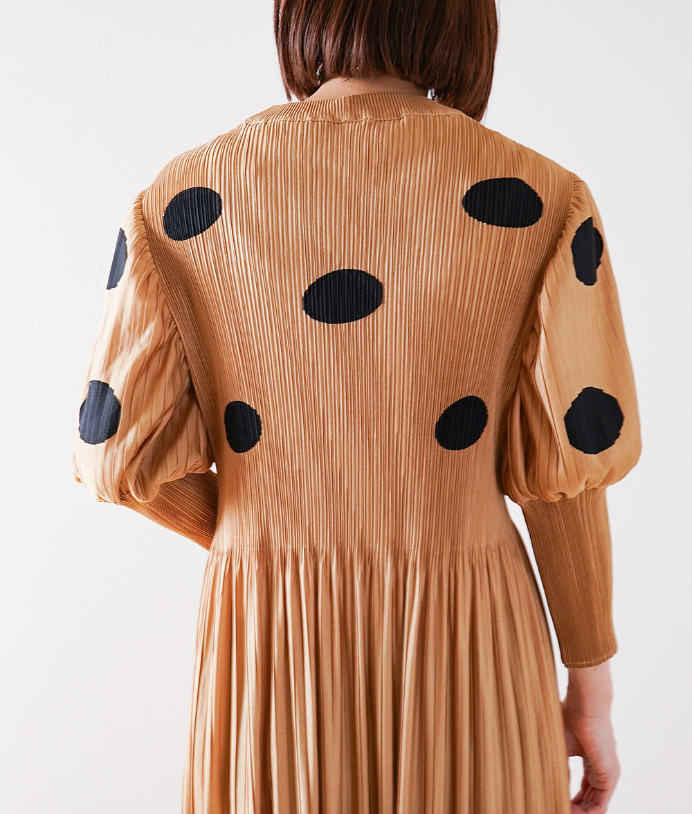 Pleated puff sleeve dress with polka dots
