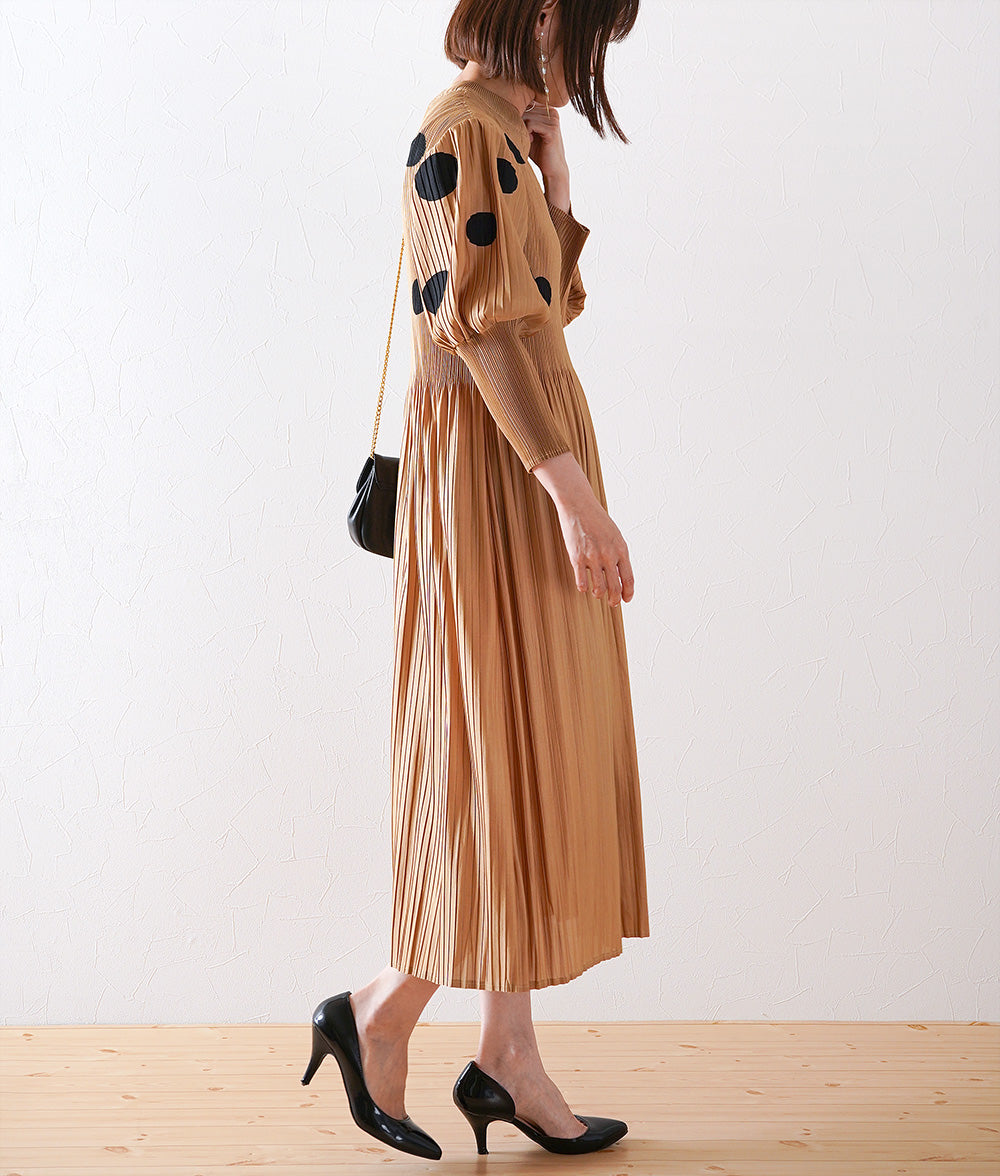 Pleated puff sleeve dress with polka dots