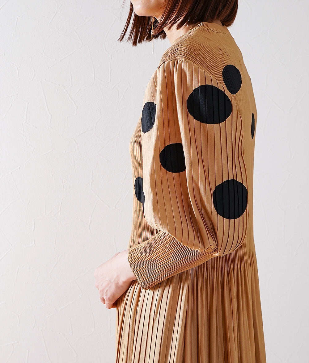 Pleated puff sleeve dress with polka dots