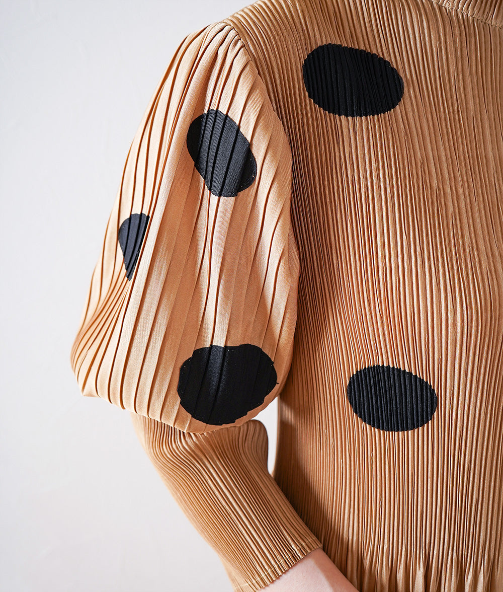 Pleated puff sleeve dress with polka dots
