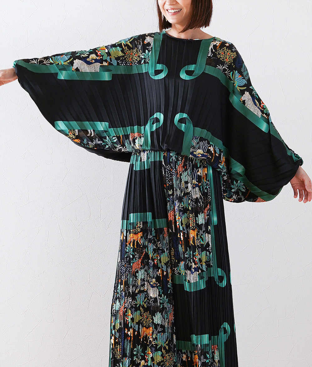 Botanical & animal print pleat setup