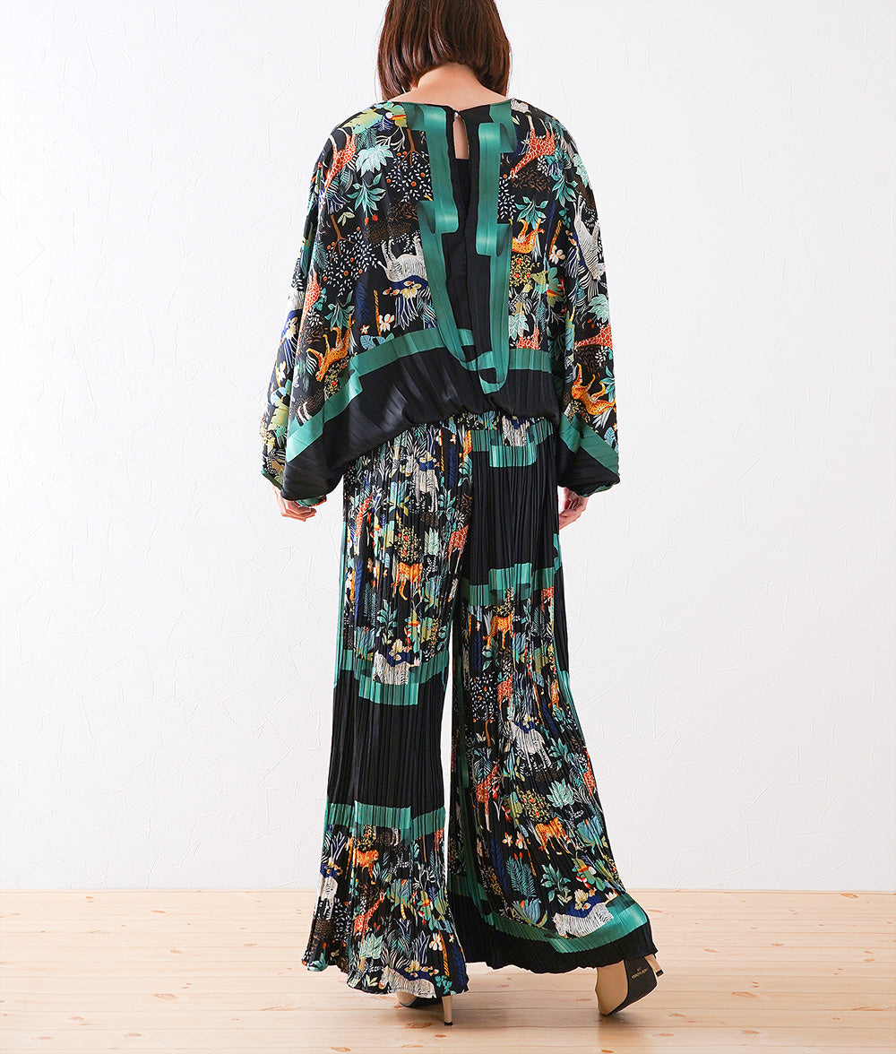 Botanical & animal print pleat setup