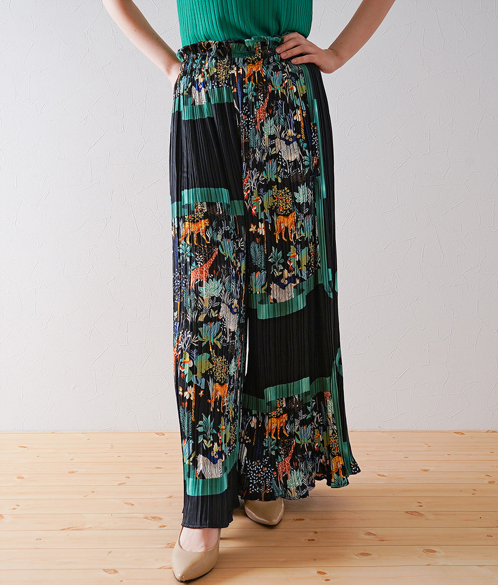 Botanical & animal print pleat setup