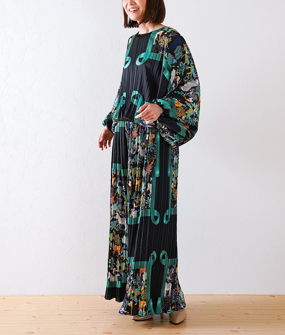 Botanical & animal print pleat setup