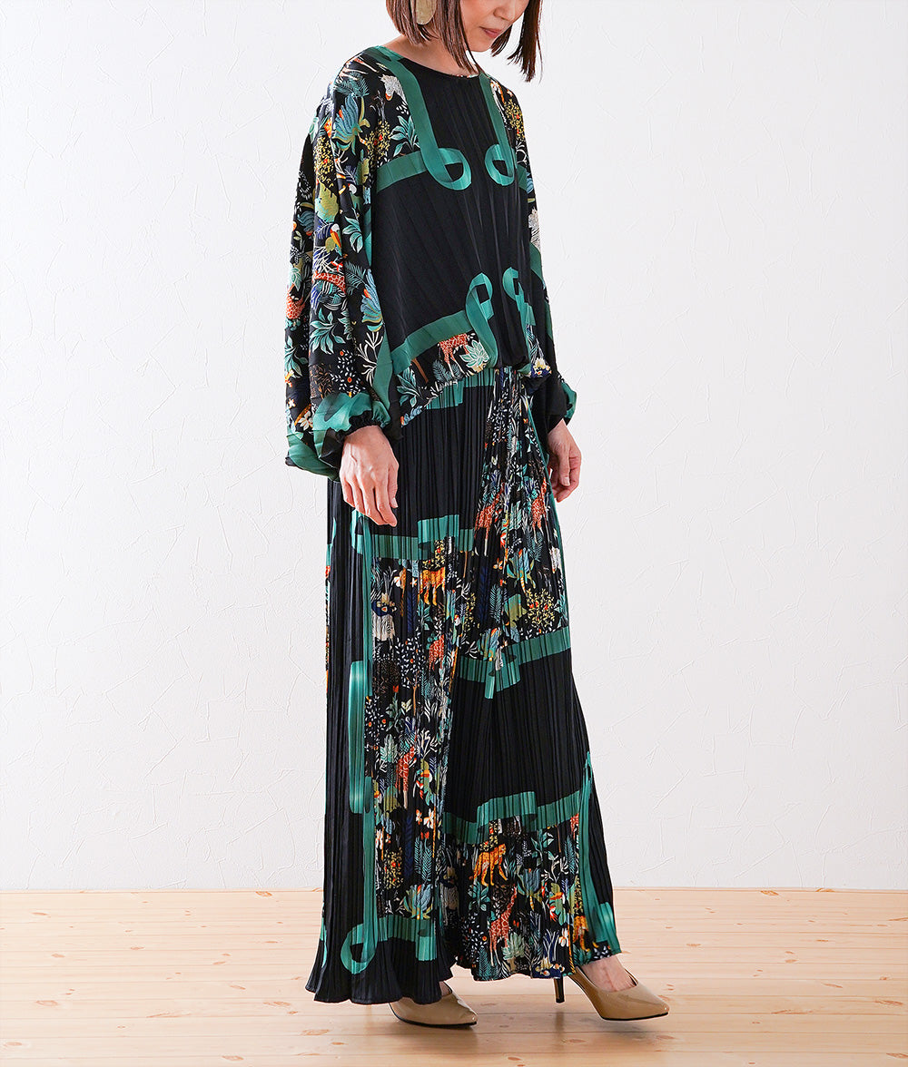 Botanical & animal print pleat setup