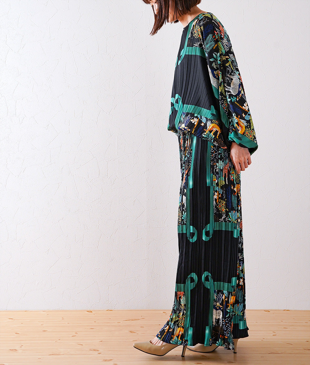 Botanical & animal print pleat setup