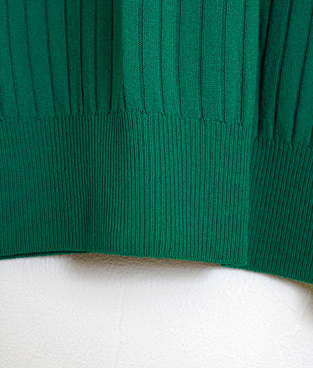 Rib-knit with great versatility