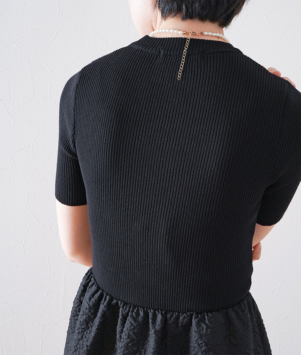 Knitted jacquard dress and pearl necklace