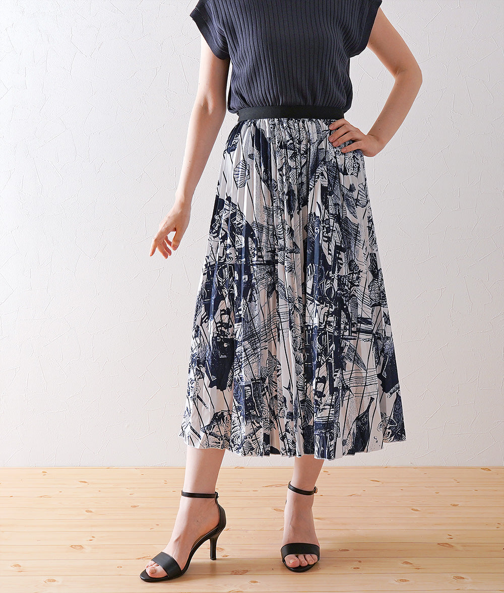 A skirt depicting the world of the sea