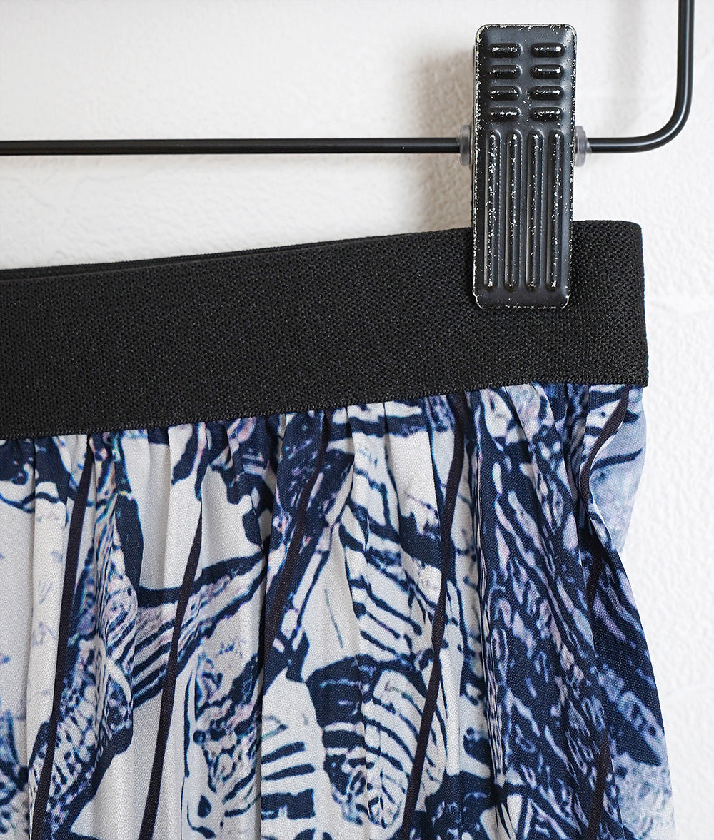 A skirt depicting the world of the sea
