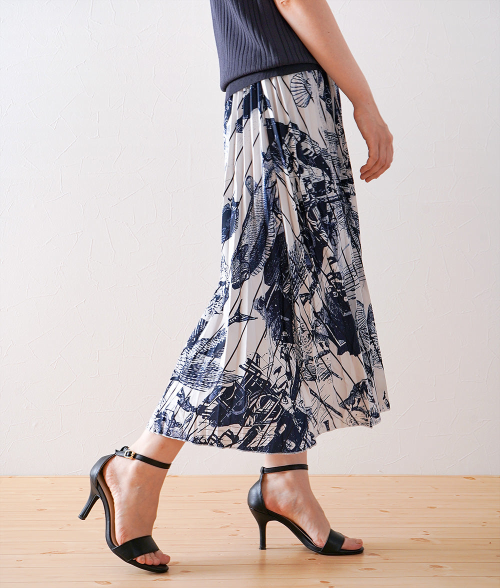A skirt depicting the world of the sea