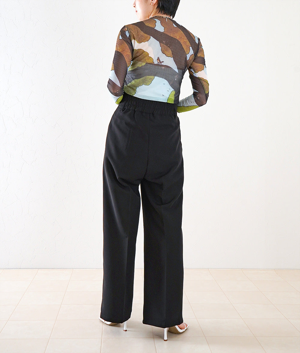 High waist pants for a clean look