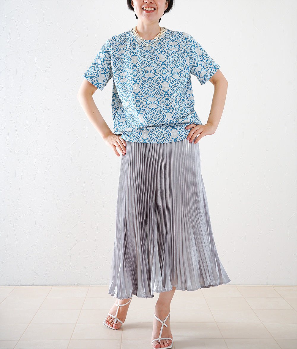 Bouncy pleated satin skirt