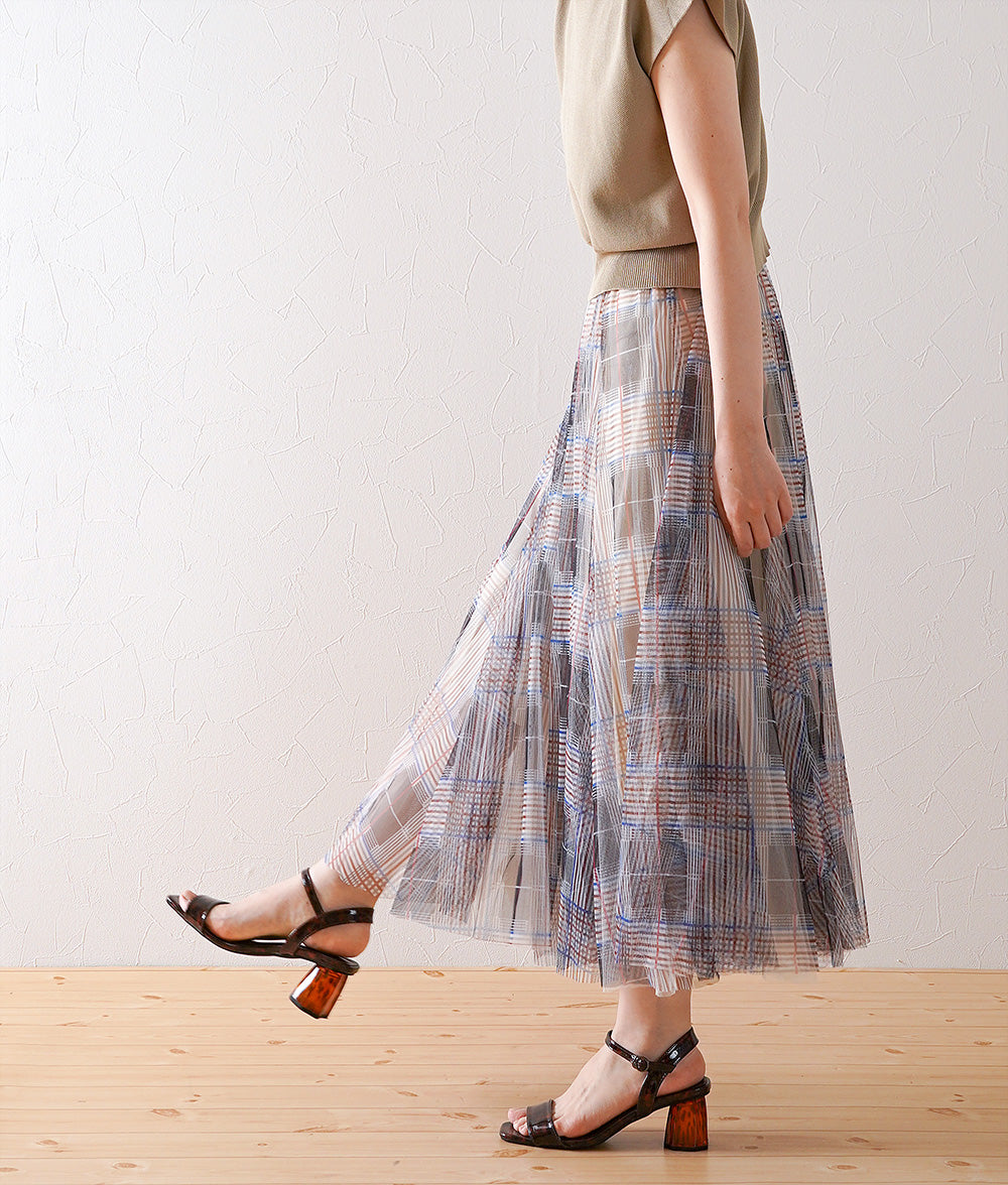 Checked tulle skirt like mille-feuille