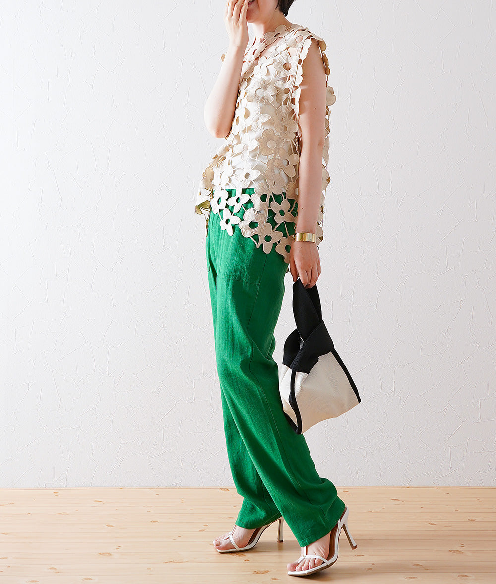 Race vest with a row of flowers