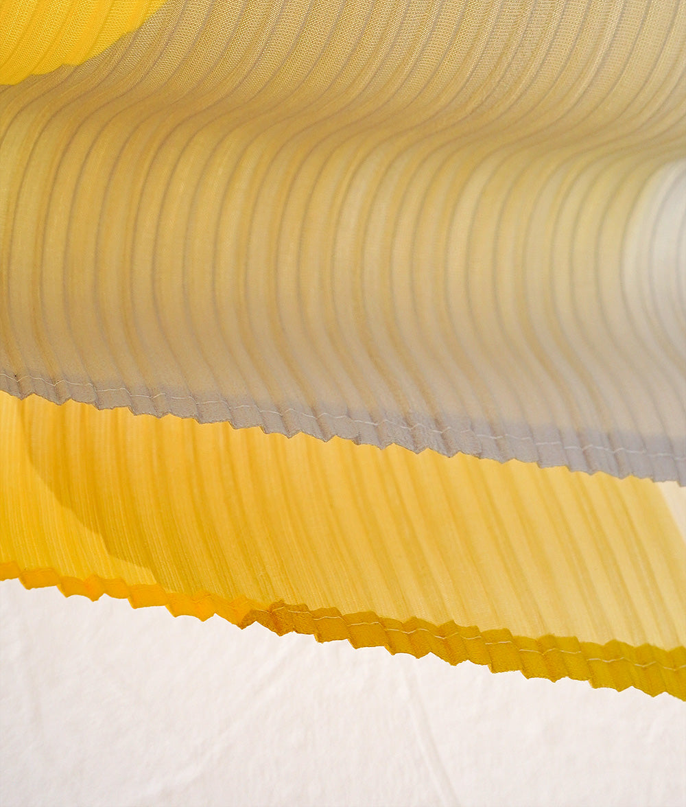 Lemon gradation dress with graphic pattern