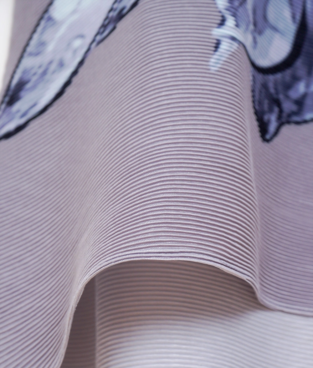 Sunflower pattern pleated blouse