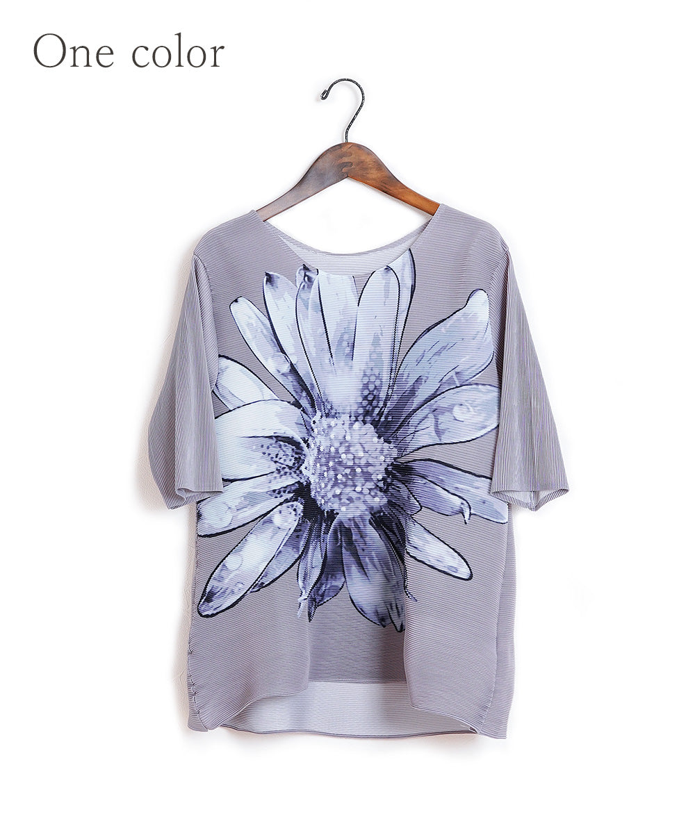 Sunflower pattern pleated blouse