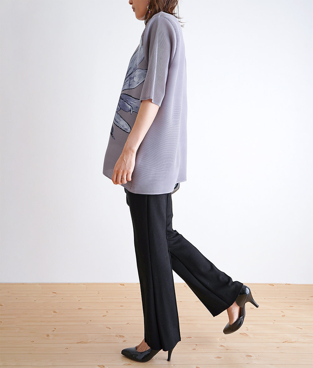 Sunflower pattern pleated blouse