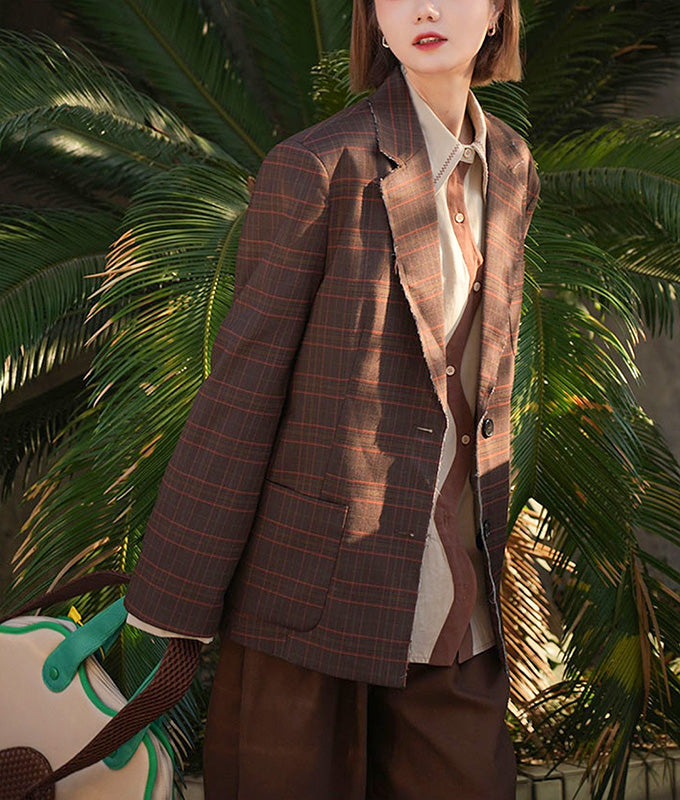 A shirt with eye-catching curve lines
