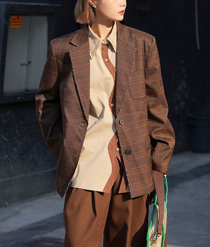 A shirt with eye-catching curve lines