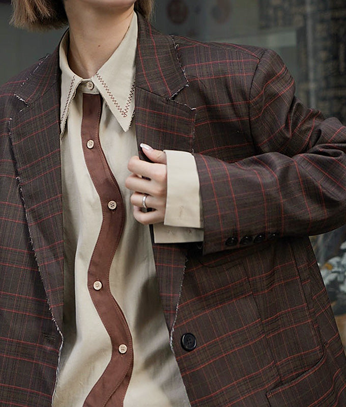 A shirt with eye-catching curve lines