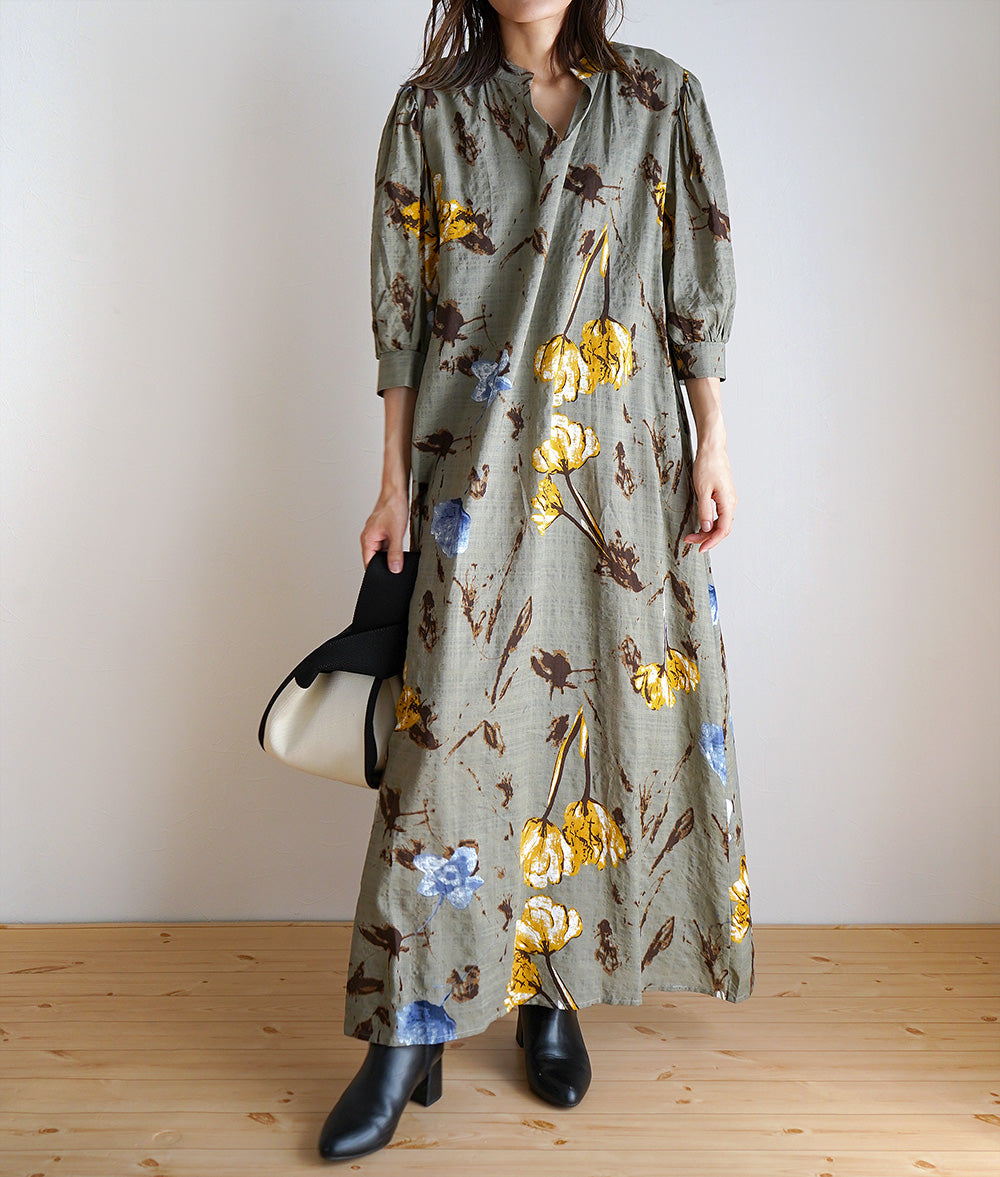 Green long dress with flower pattern